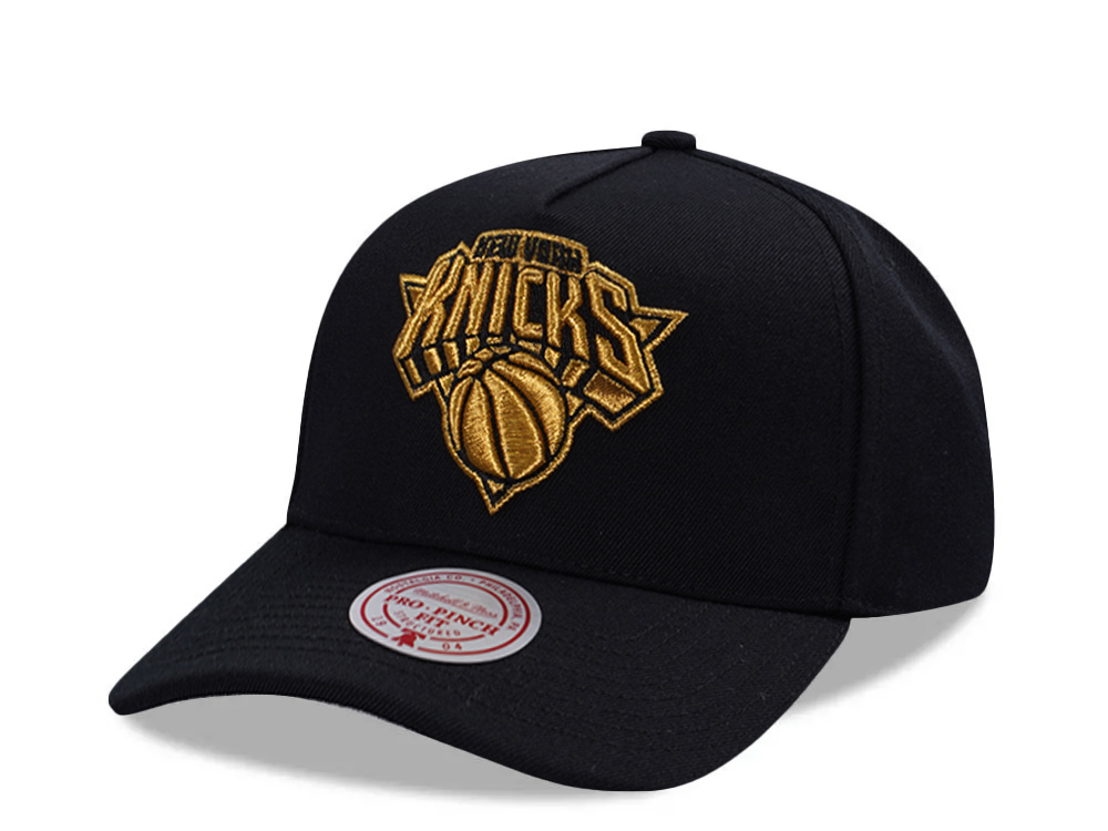 Mitchell & Ness New York Knicks Black Gold Edition Pro Pinch Fit Snapback Cap