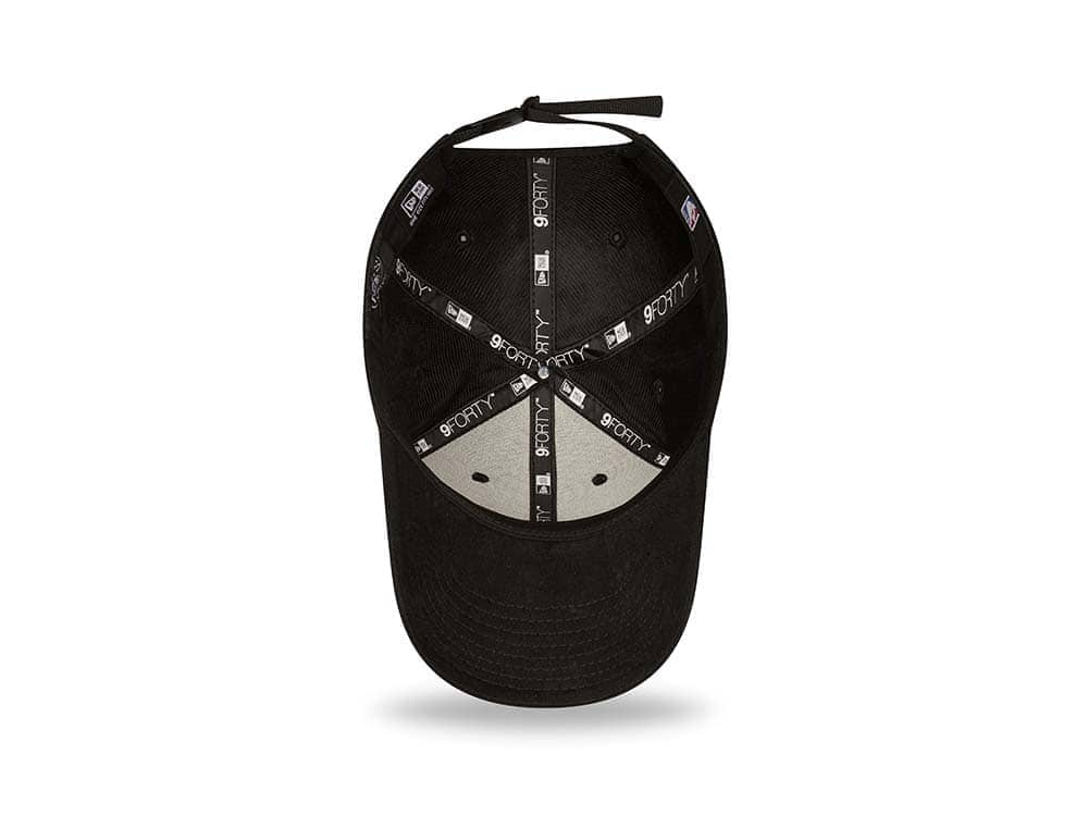New Era Brooklyn Nets Washed Pack Black Adjustable 9Forty Strapback Hat