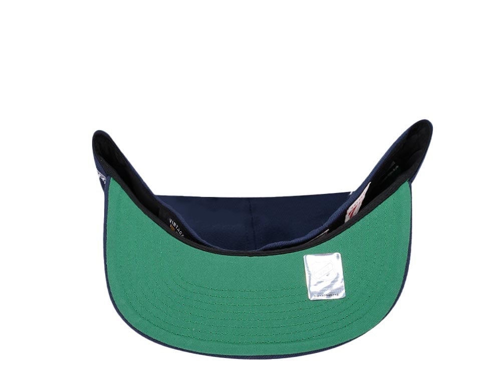 Mitchell & Ness Hartford Whalers 10 Years Vintage Edition Dynasty Fitted Hat
