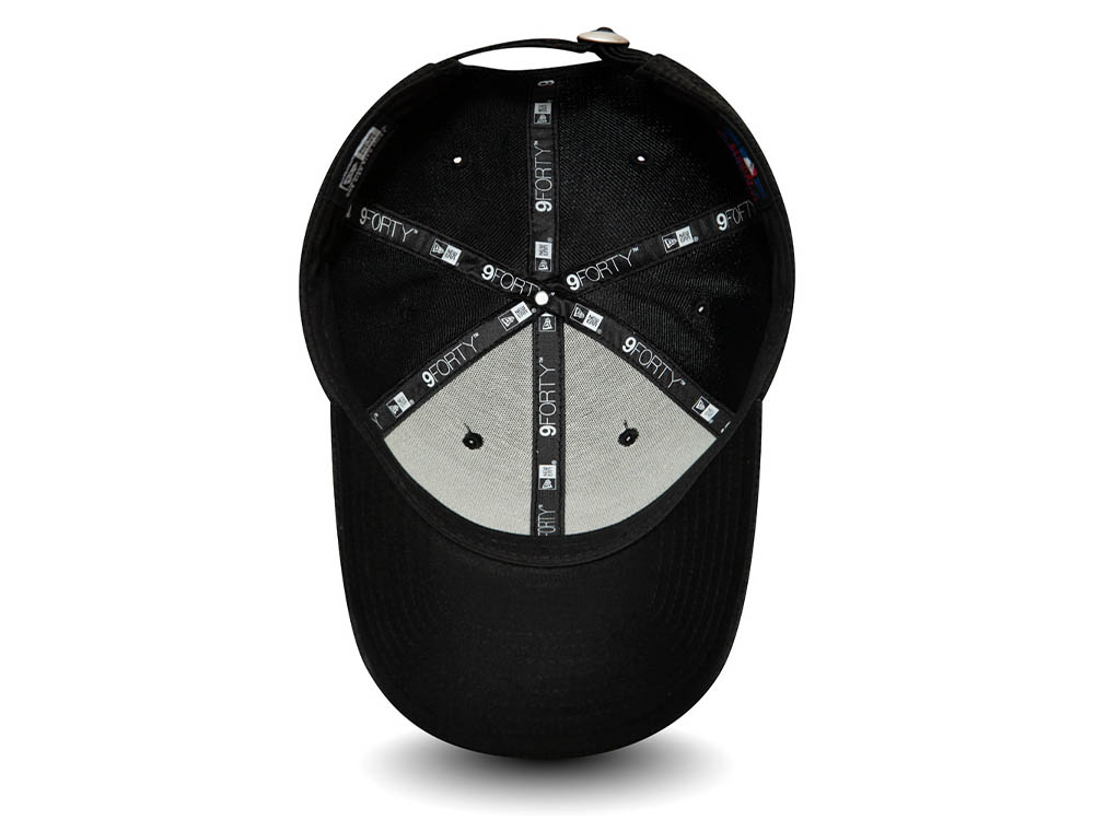 New Era New York Yankees Diamond Era Essential Black 9Forty Strapback Hat