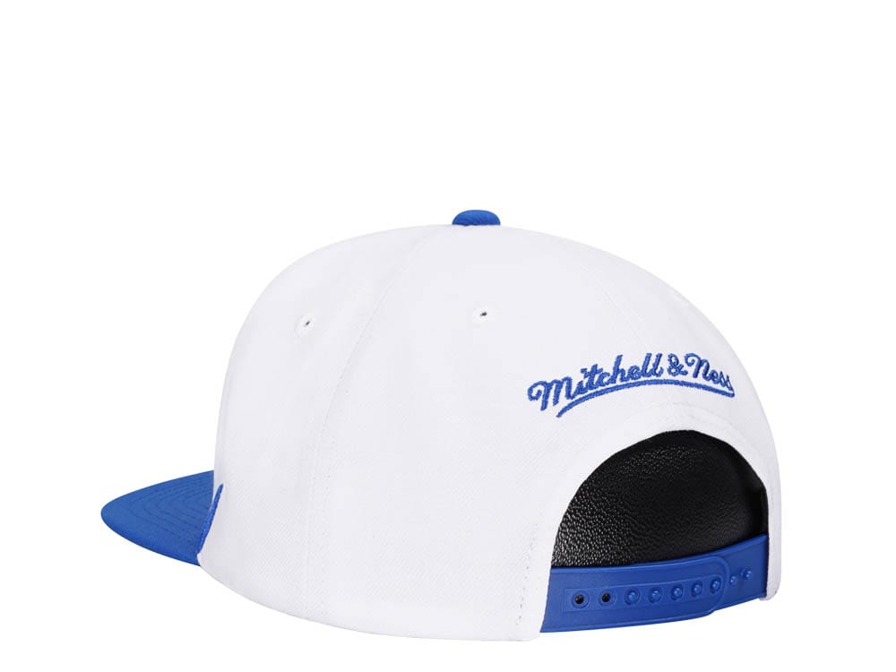 Mitchell & Ness New York Islanders Vintage Sharktooth Snapback Hat