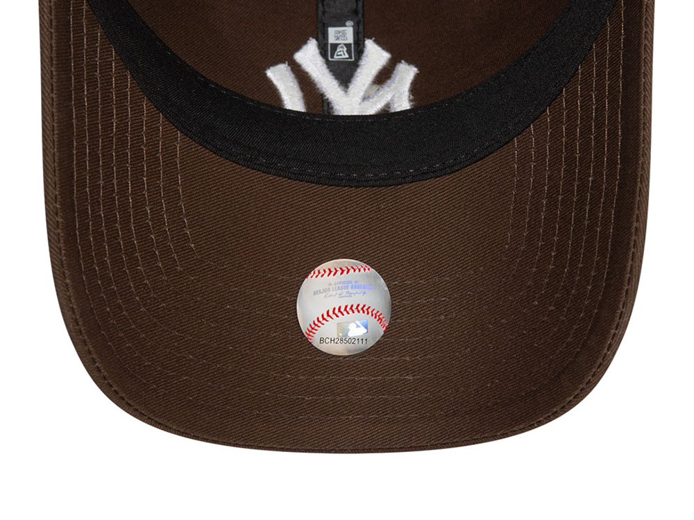 New Era New York Yankees League Essential 9Twenty Strapback Cap