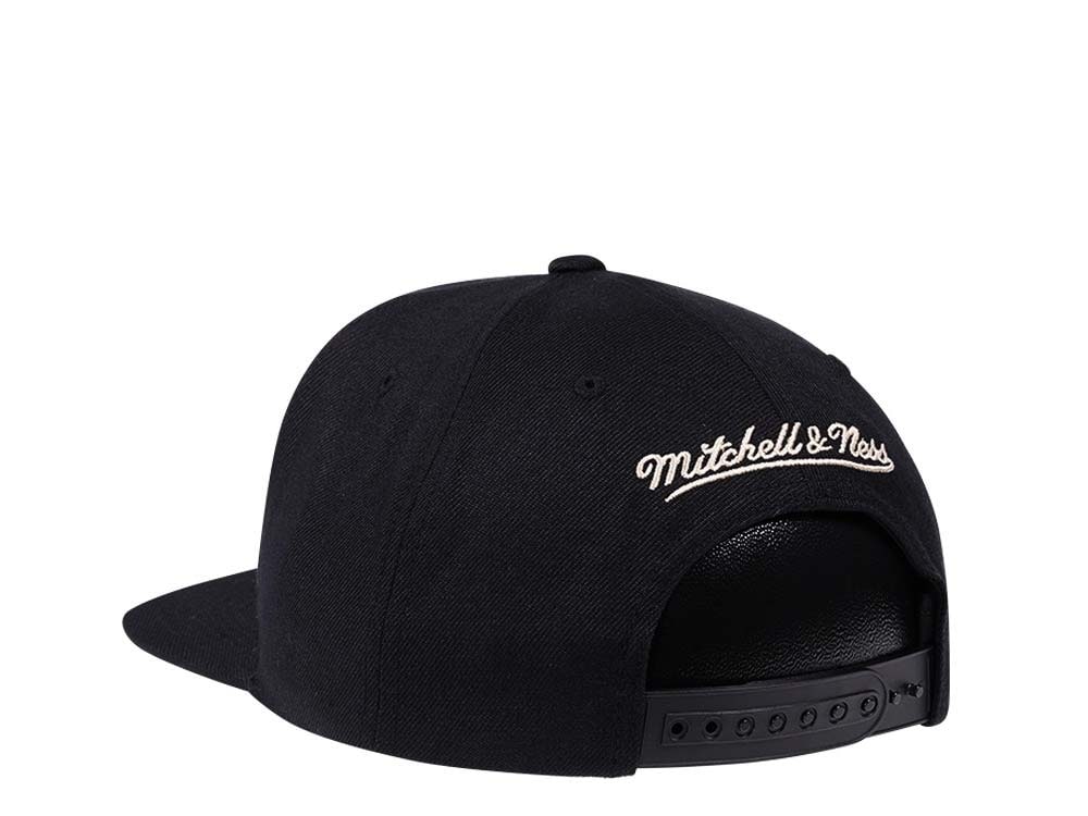 Mitchell & Ness Milwaukee Bucks Black Zig Zag Satin Undervisor Snapback Hat