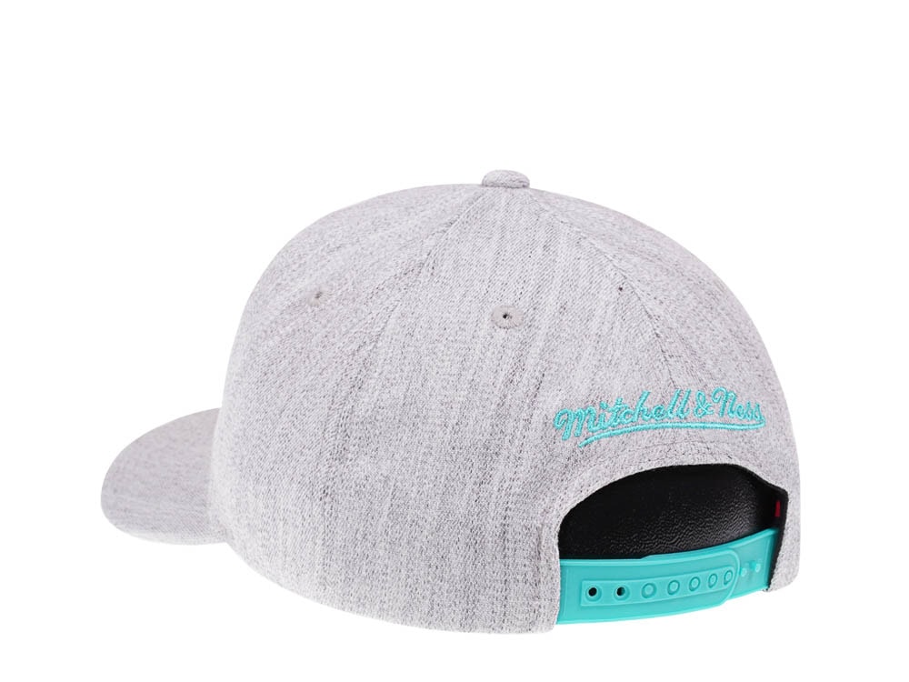 Mitchell & Ness San Antonio Spurs Heather Gray Red Line Flex Snapback Hat