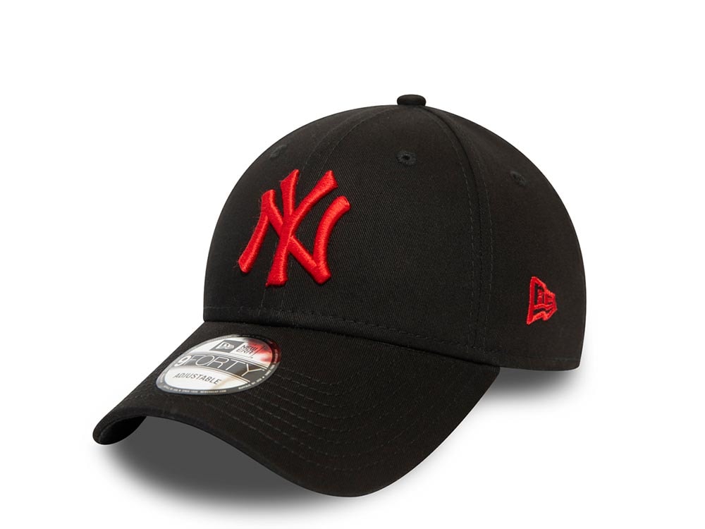 New Era New York Yankees League Essential Black Fire 9Forty Snapback Hat