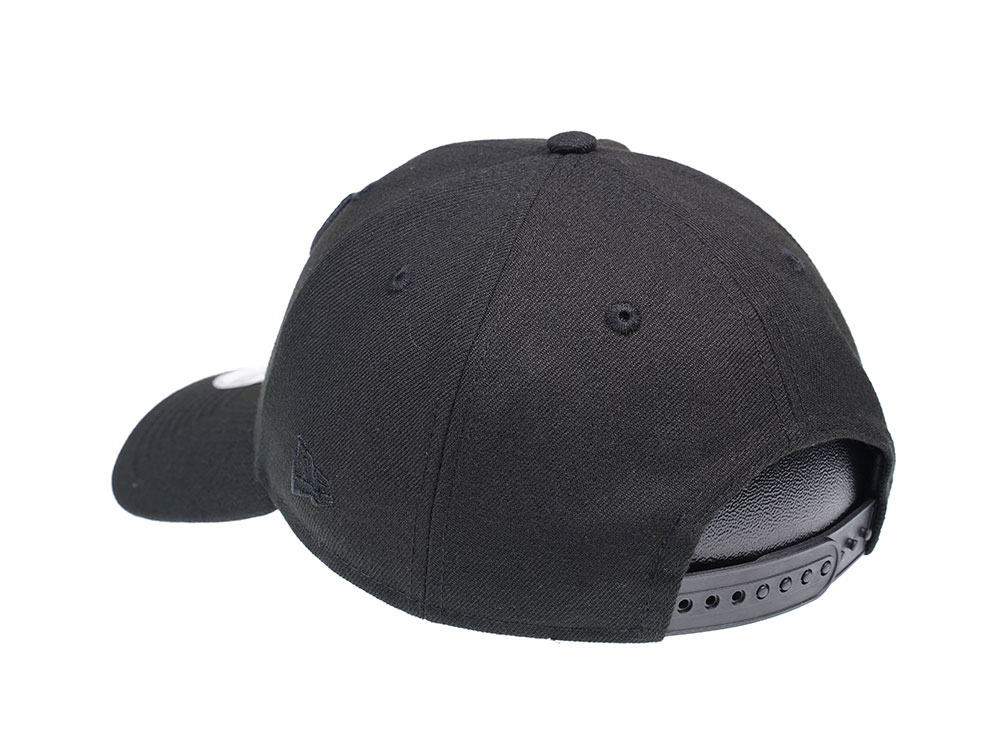 New Era Chicago Bulls Black on Black Edition 9Forty  Snapback Hat