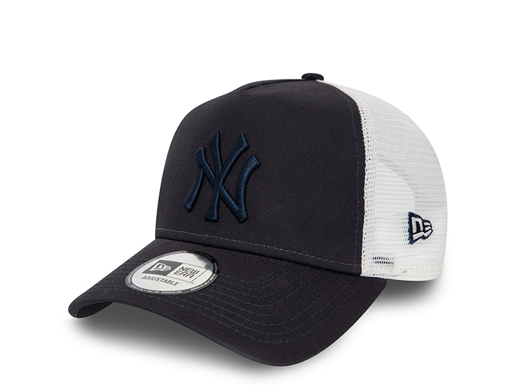 New Era New York Yankees League Essential Navy 9Forty Snapback Hat