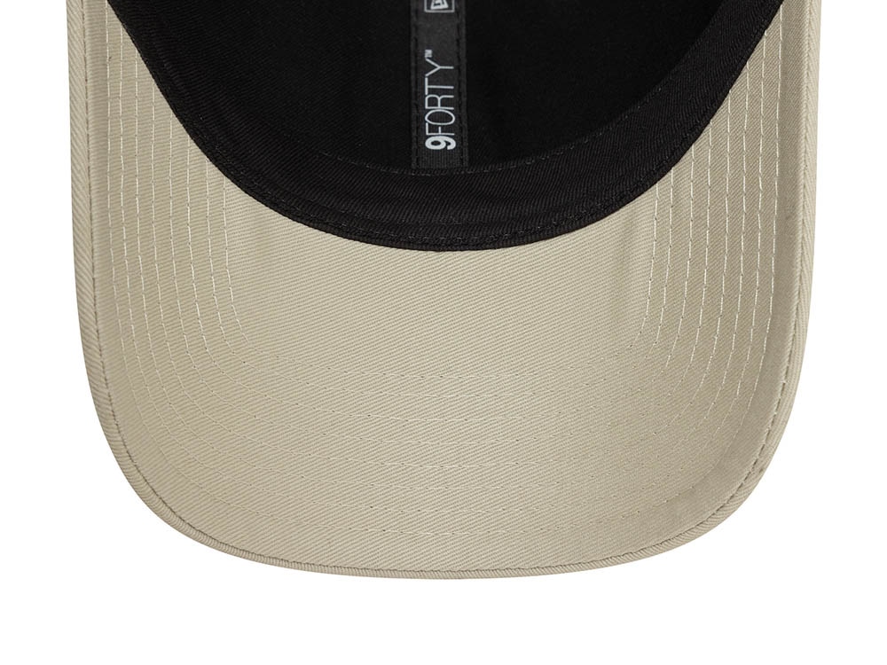 New Era New York Yankees Metallic Pin Stone 9Forty Strapback Hat