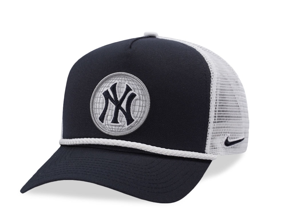 Nike New York Yankees Primetime Dri-Fit Rise Black Edition Trucker Snapback Cap