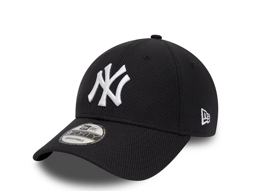 New Era New York Yankees Diamond Era Essential Black 9Forty Strapback Hat