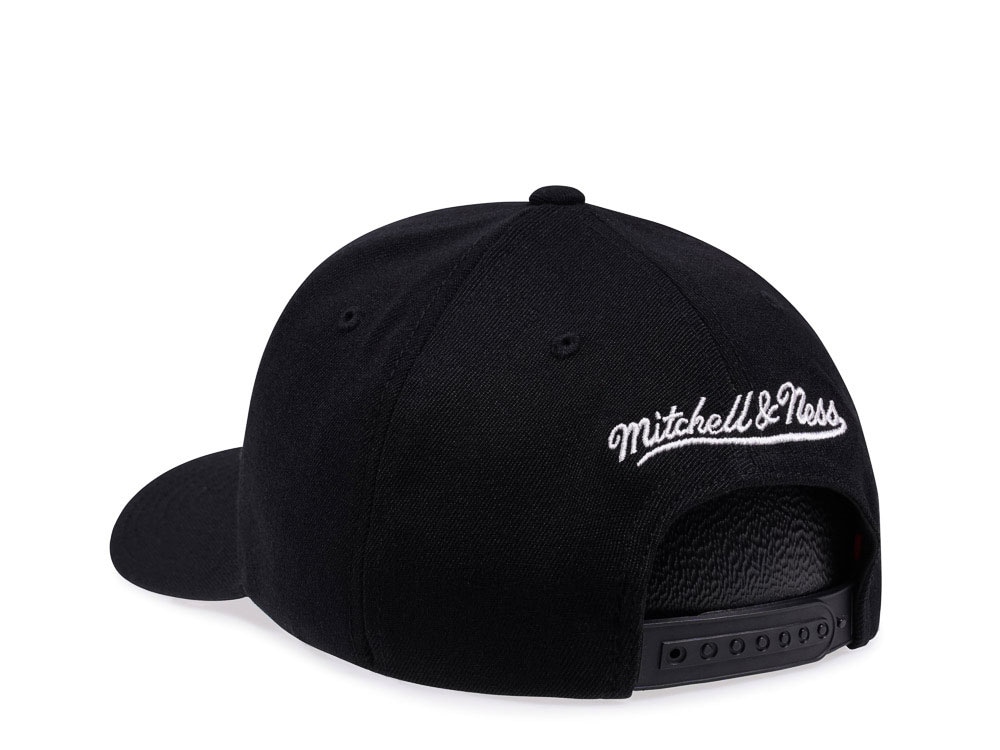 Mitchell & Ness Brooklyn Nets Duotone Red Line Flex Snapback Hat