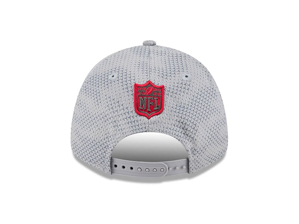 New Era Tampa Bay Buccaneers Sideline 2024 9Forty Stretch Snapback Hat