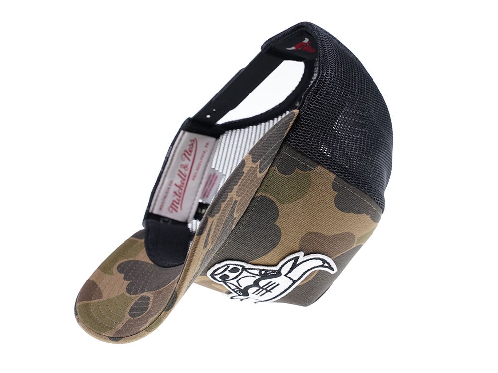 Mitchell & Ness Los Angeles Lakers Camo Trucker Hat