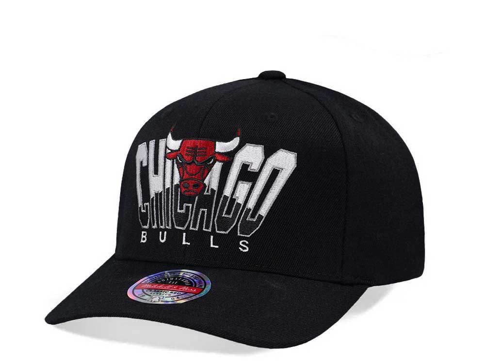 Mitchell & Ness Chicago Bulls Retrodome Classic Red Stretch Snapback Hat