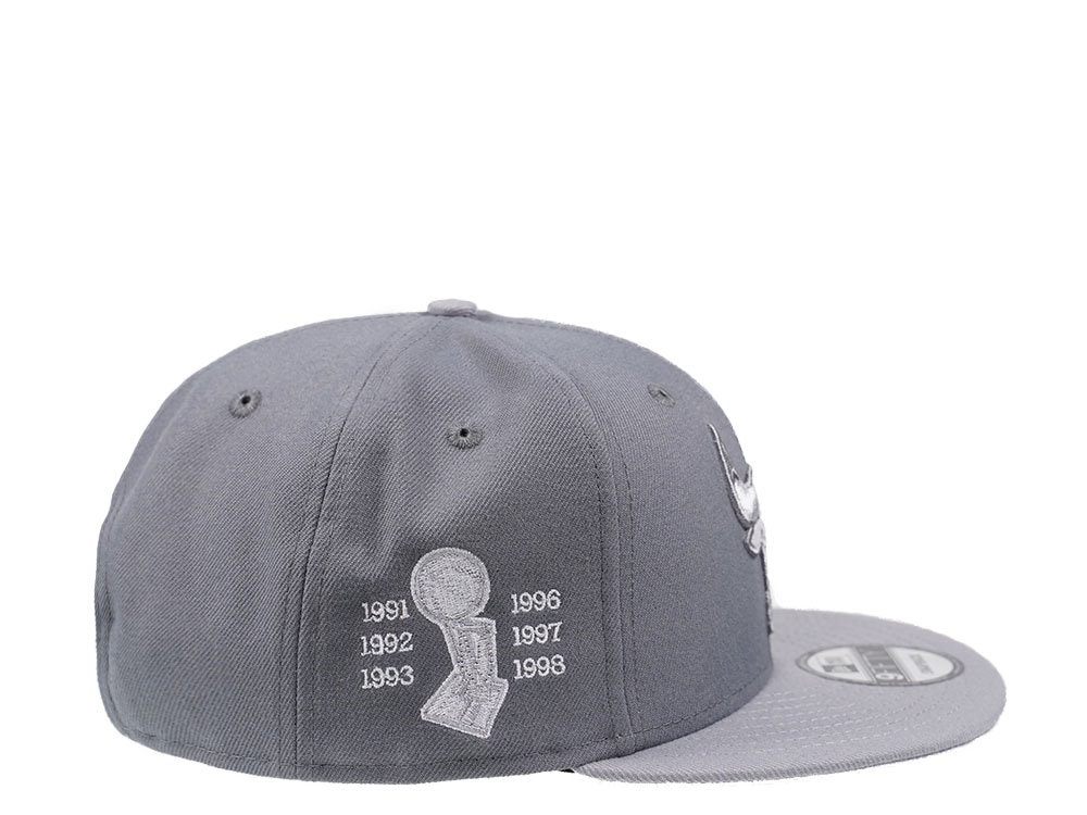New Era Chicago Bulls 6x Champions Edition 9Fifty Snapback Hat