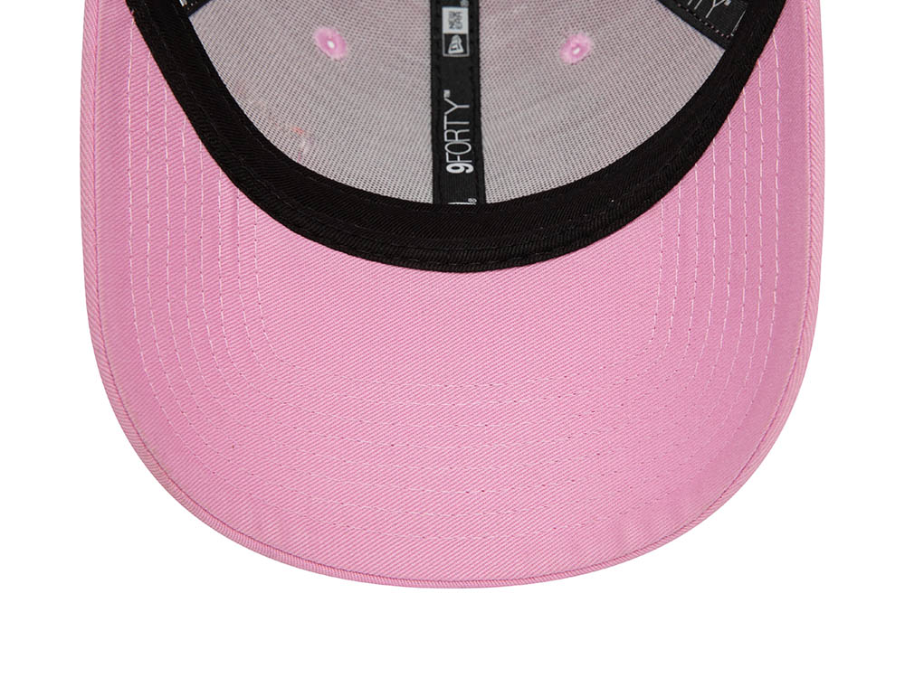 New Era New York Yankees League Essential Pink 9Forty Strapback Hat