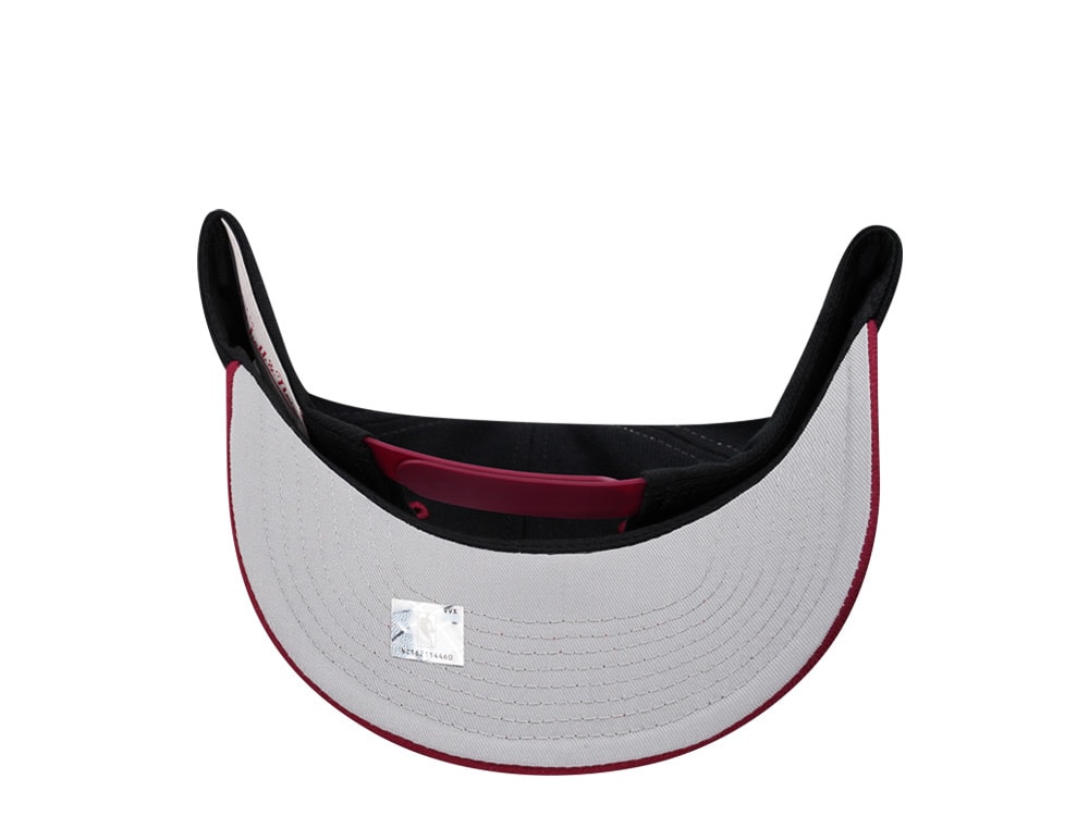 Mitchell & Ness Miami Heat Classic Pro Crown Fit Snapback Hat