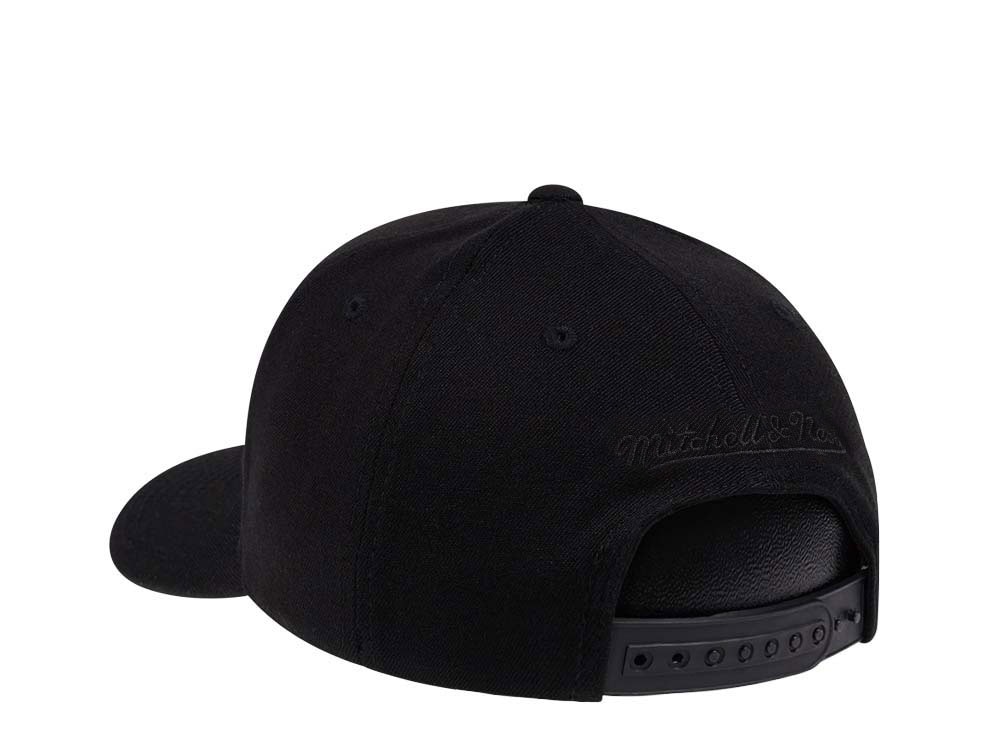Mitchell & Ness Brooklyn Nets Alleyoop Red Line Solid Flex Snapback Hat