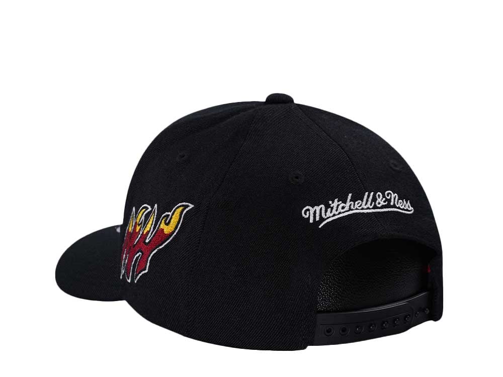 Mitchell & Ness Miami Heat The Finals 2006 NBA Home Town Classic Red Snapback Hat