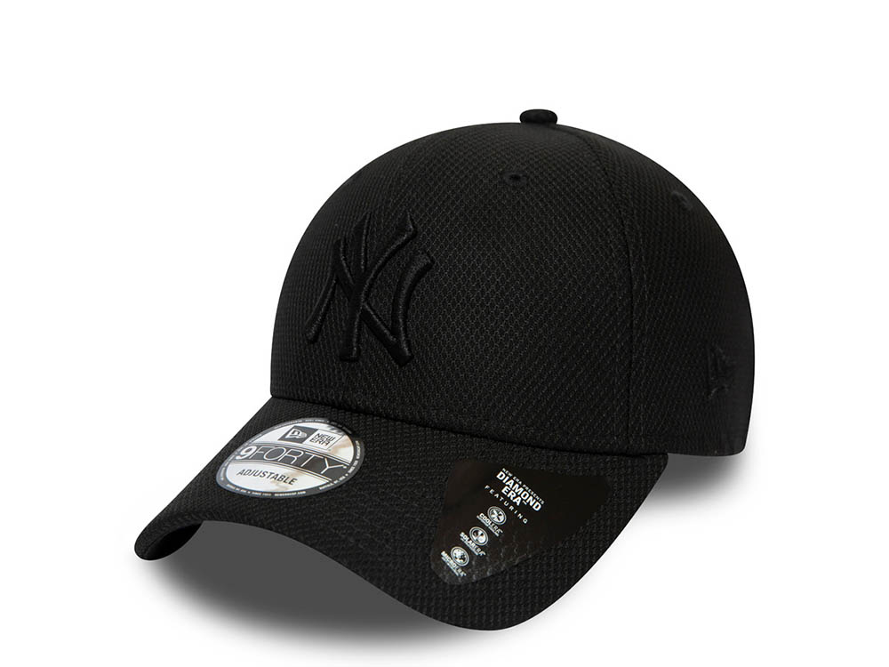 New Era New York Yankees Diamond Era Essential Black 9Forty Strapback Hat