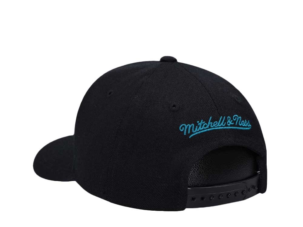 Mitchell & Ness Charlotte Hornets Hardwood Classic Red Flex Update Snapback Hat