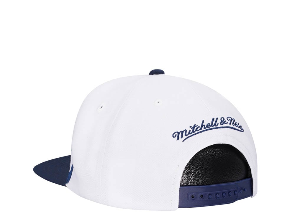 Mitchell & Ness Hartford Whalers Vintage Sharktooth Snapback Hat