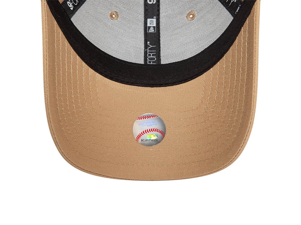 New Era New York Yankees League Essential Camel Womens 9Forty Strapback Hat