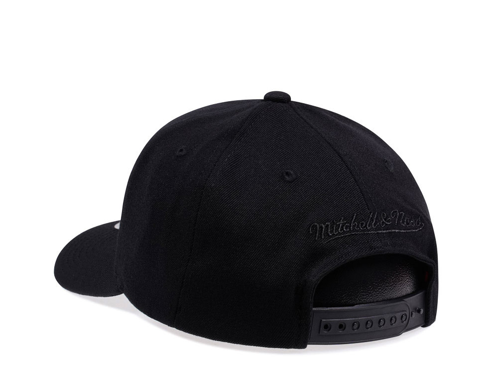 Mitchell & Ness Los Angeles Clippers Black Out Team Arch Red Line Flex Snapback Hat