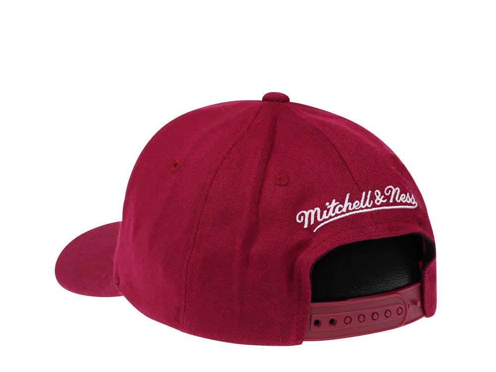 Mitchell & Ness Cleveland Cavaliers Team Ground Red Line Solid Flex Snapback Hat