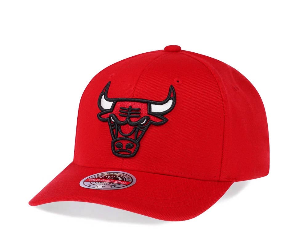 Mitchell & Ness Chicago Bulls Team Ground Red Line Solid Flex Snapback Hat