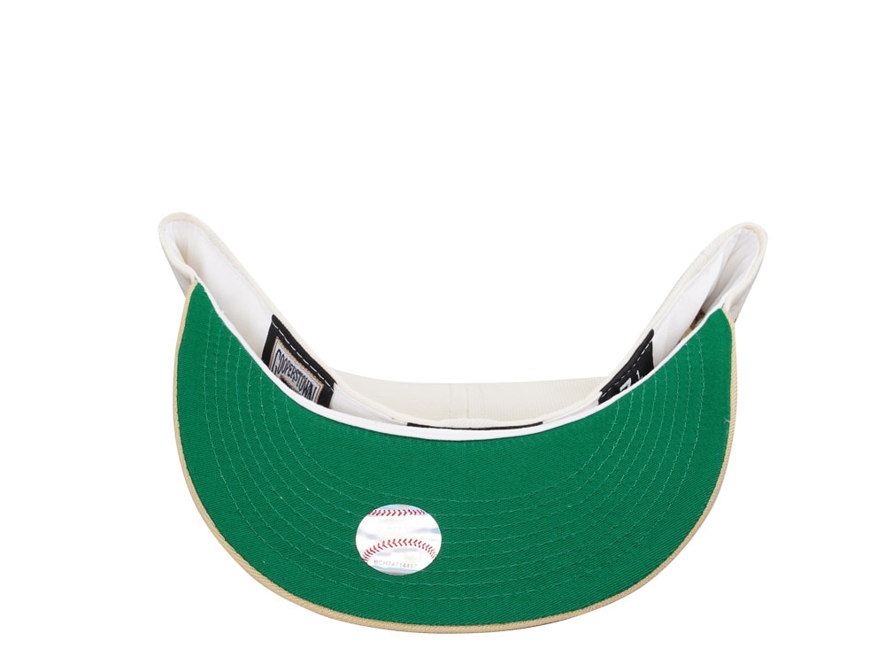 New Era Oakland Athletics World Series 1973 Sneaky Two Tone Throwback Edition 59Fifty Fitted Hat