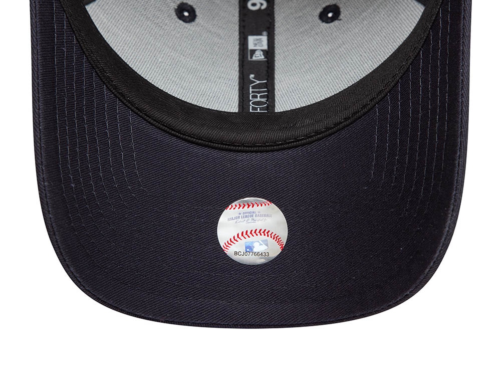 New Era New York Yankees MLB Patch Navy 9Forty Strapback Hat