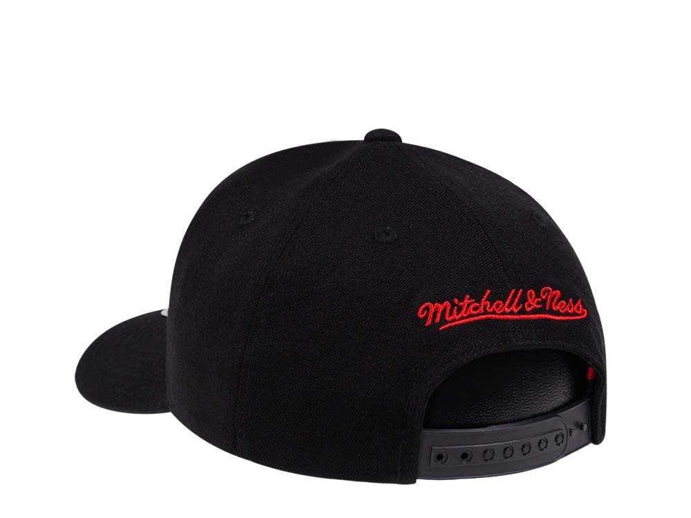 Mitchell & Ness Toronto Raptors Team Ground Red Line Flex Snapback Hat