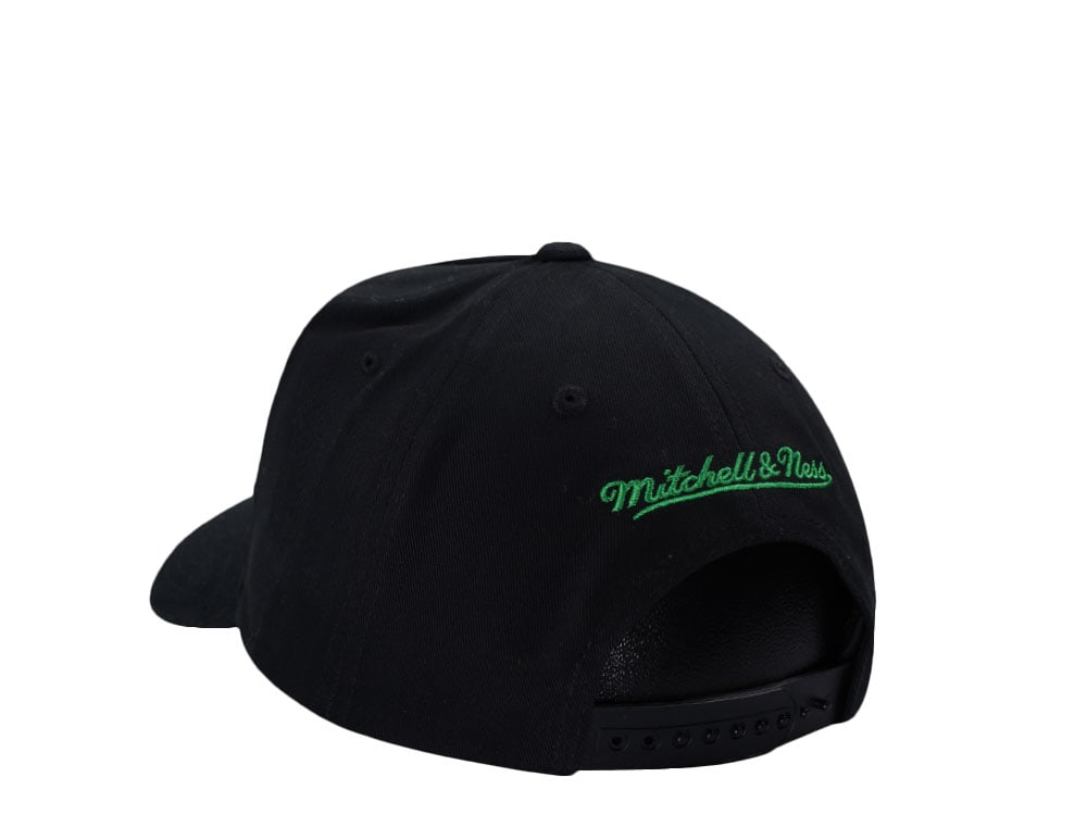 Mitchell & Ness Seattle SuperSonics Black Pro Pinch Fit Snapback Hat