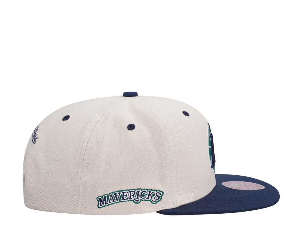 Mitchell & Ness Dallas Mavericks Sail Off White Two Tone Snapback Hat