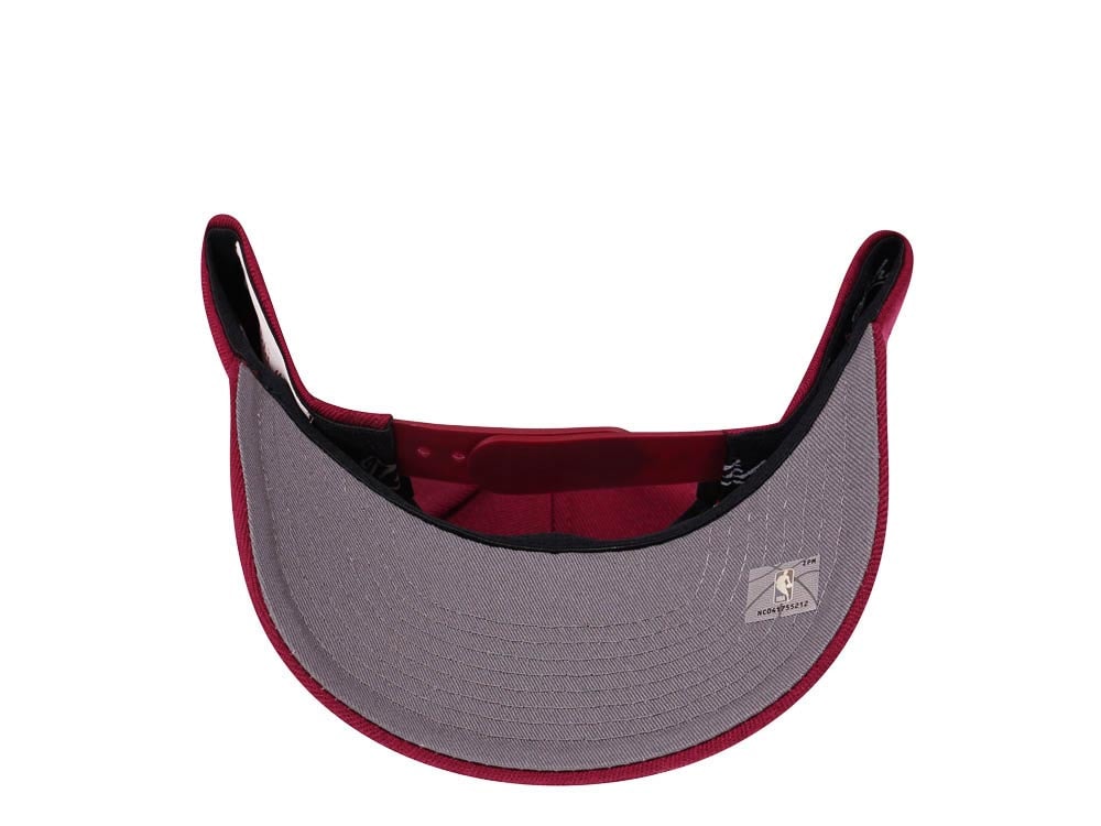 Mitchell & Ness Cleveland Cavaliers Team Ground Red Line Solid Flex Snapback Hat
