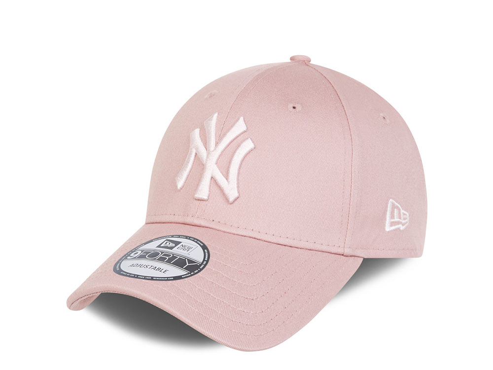 New Era New York Yankees League Essential Pink 9Forty Strapback Cap